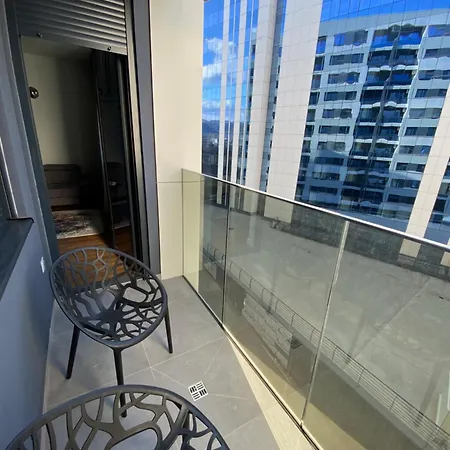 Apartment Metropolis *